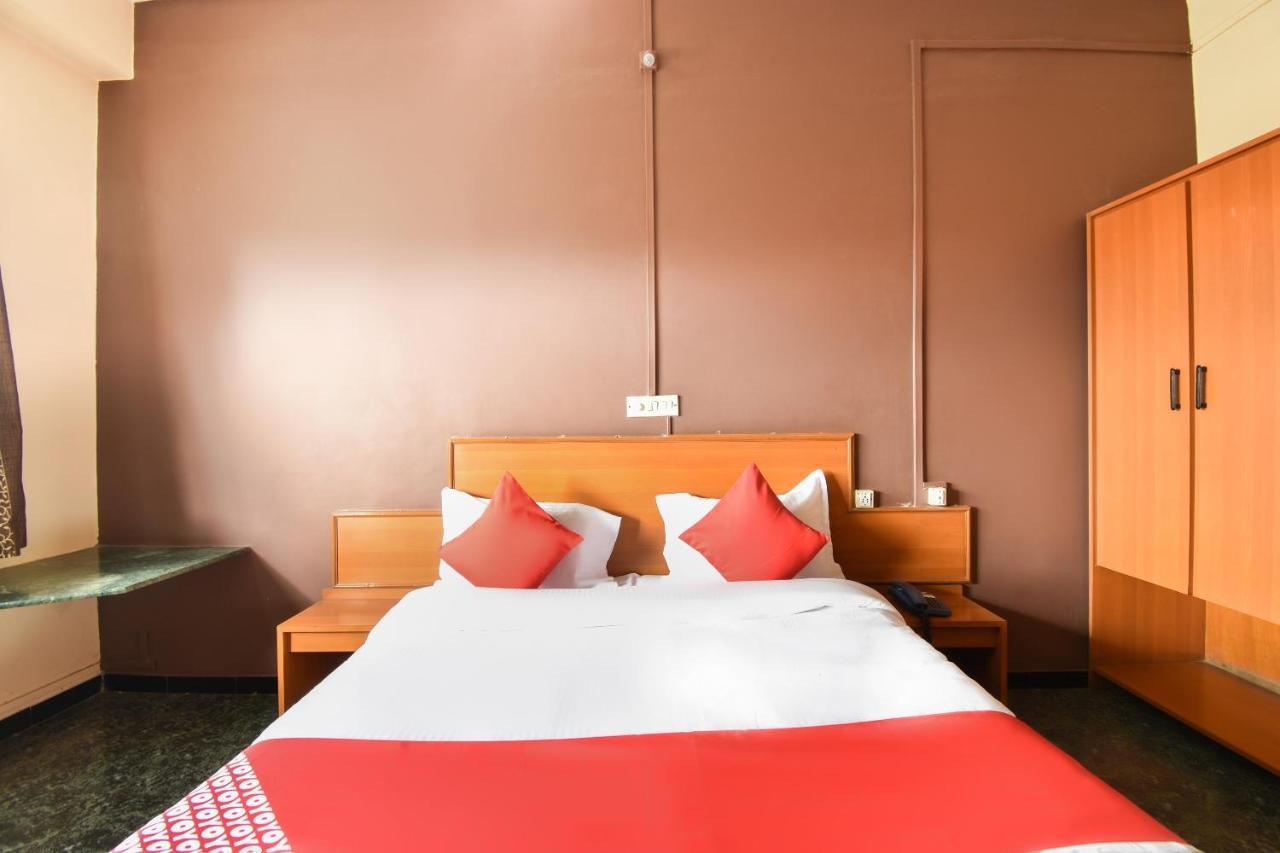 Oyo 63264 Hotel Shamiana Pandharpur Exteriör bild