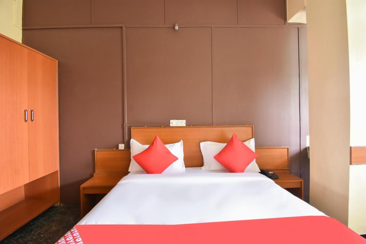 Oyo 63264 Hotel Shamiana Pandharpur Exteriör bild